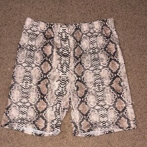 SHEIN Snake Pattern Bike Shorts - Black and Cream
